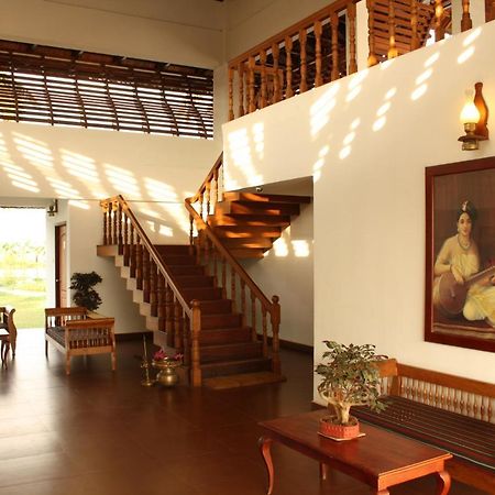 Manor Back Water Resort Kumarakom Exterior photo