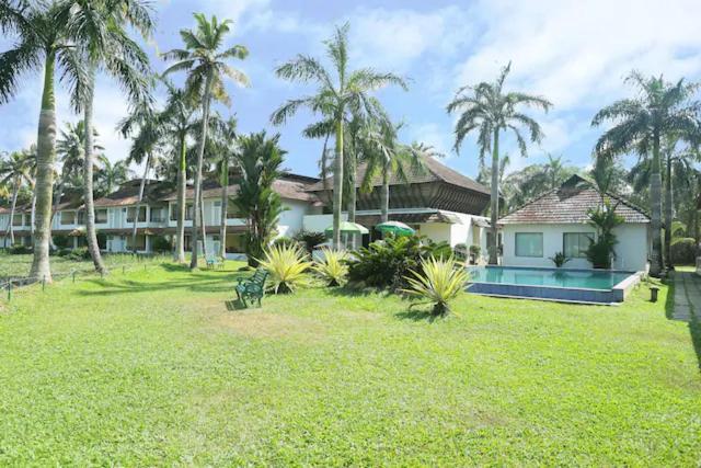 Manor Back Water Resort Kumarakom Exterior photo